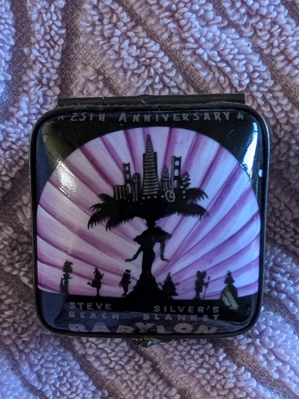 Limoges trinket box "Beach blanket Babylon" Steve Silver